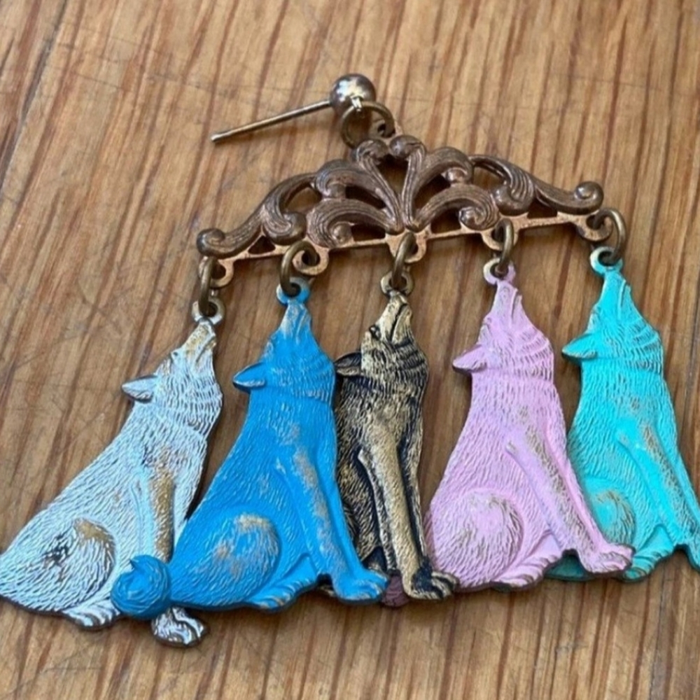 Vintage wolf earrings 🐺